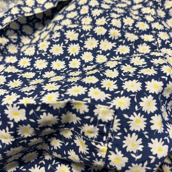 GRAYSON/ Anthropologie The Hero Daisy Print Button Up Shirt Sz XS EUC - Picture 4 of 7